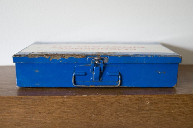 Vintage - Emergency First Aid Kit