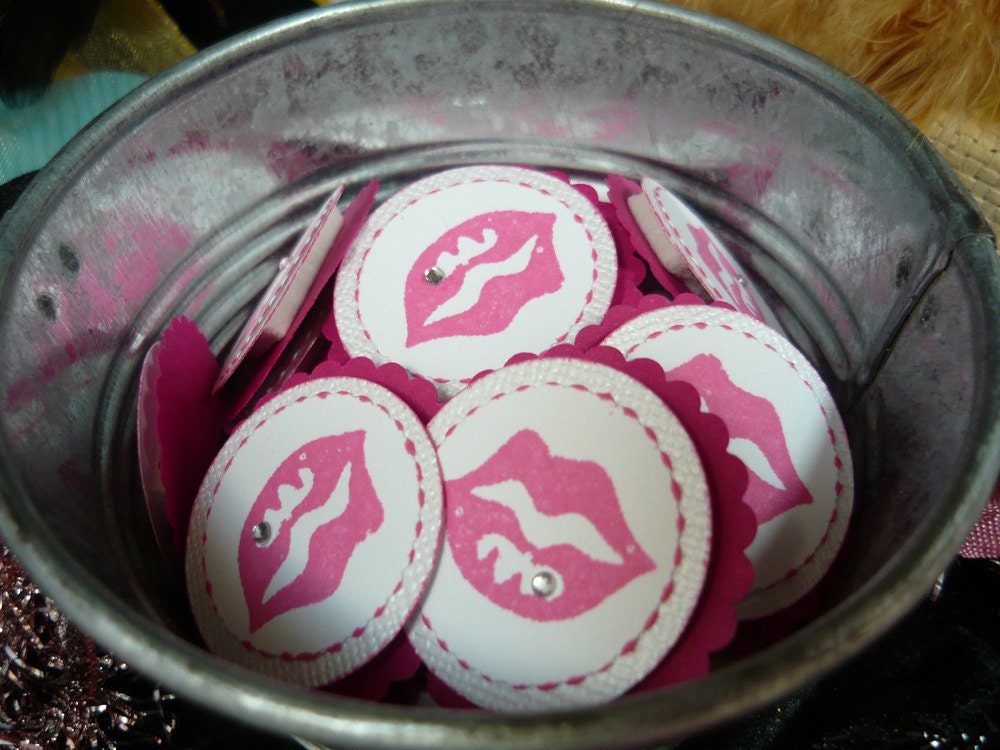 Favor tags lips Qty 5