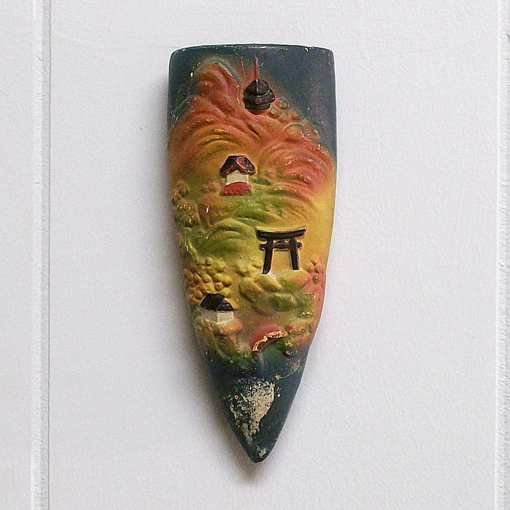 Vintage Wall Pocket Mountain Scene