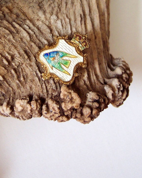 Tropica Victoria - Antique Edwardian Sterling Silver Enamel Crest Kilt Pin with Unusual Tropical Fish