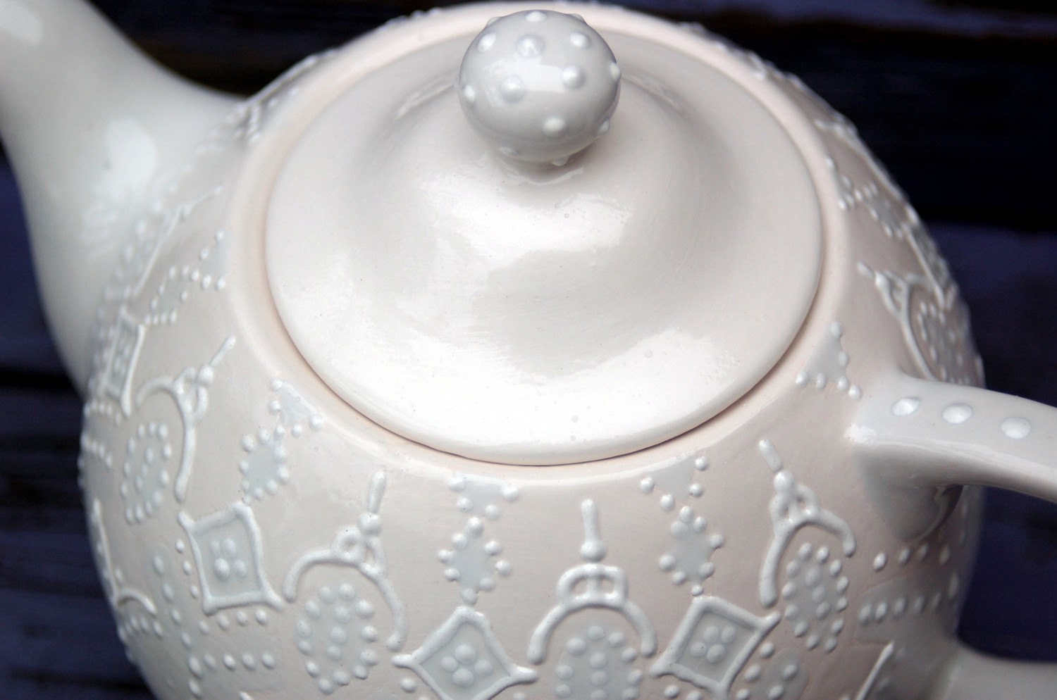 Victorian blue teapot handpainted with lace dotting