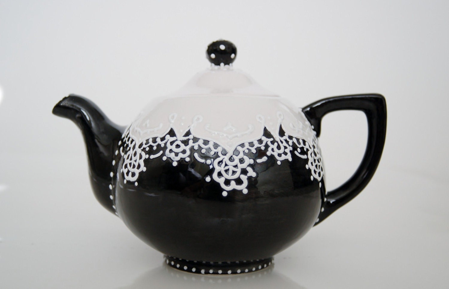 Teapot handpainted with lace dotting