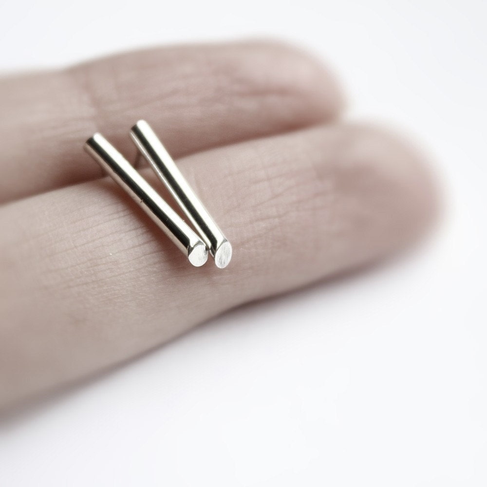 Line . sterling silver bar stud earrings