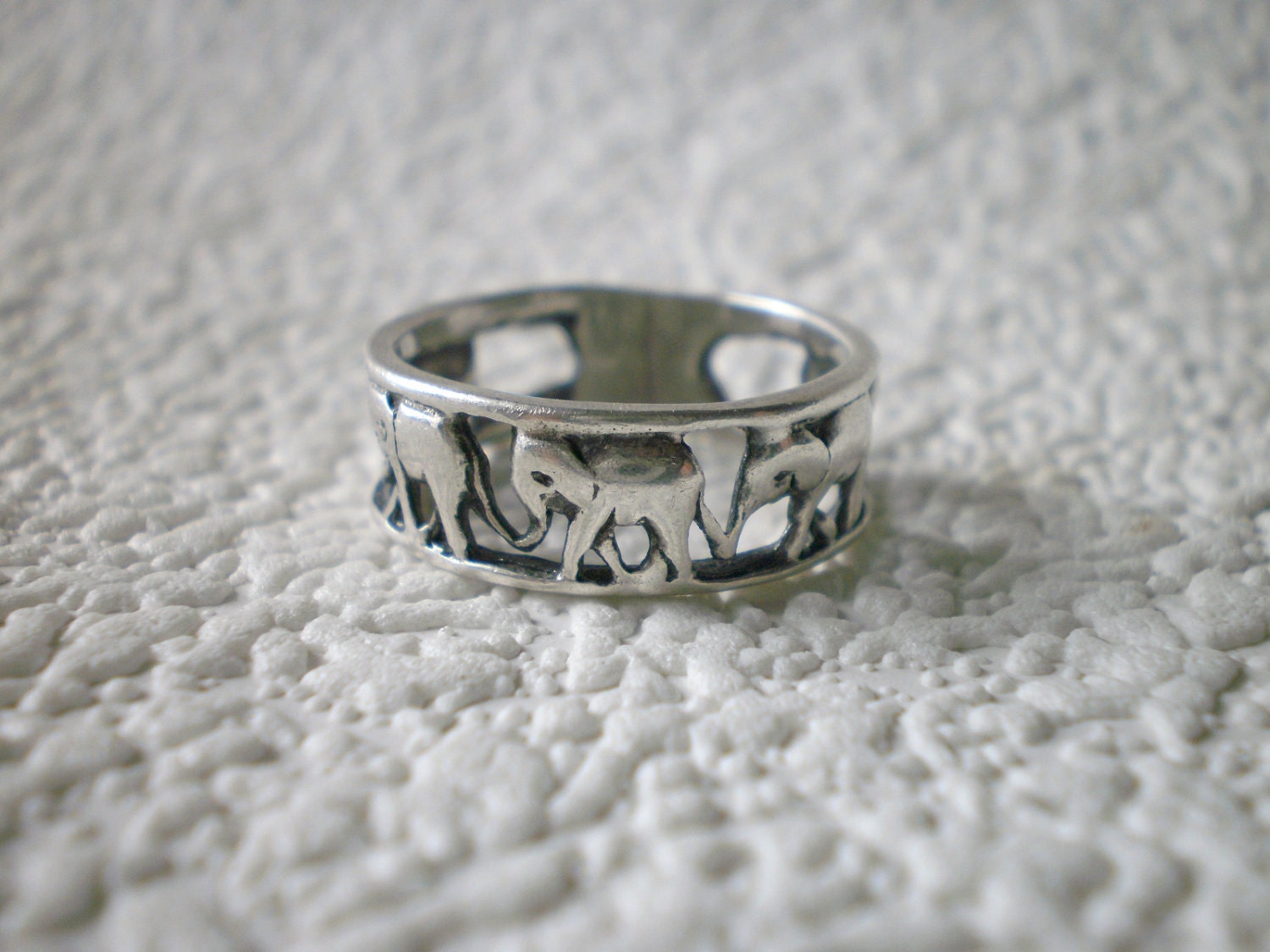 Vintage elephants sterling silver ring