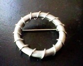 Silver color wire wrap vintage brooch