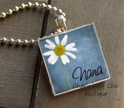 Nana Charm Pendant (026) in a Square Silver Setting