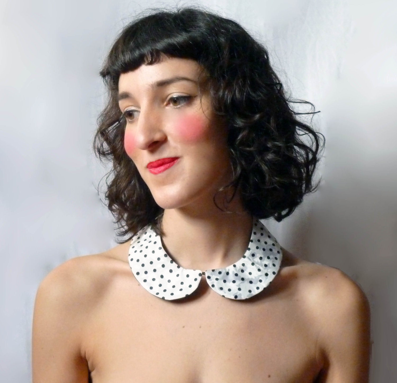 Peter Pan collar movable, satin white with black dot
