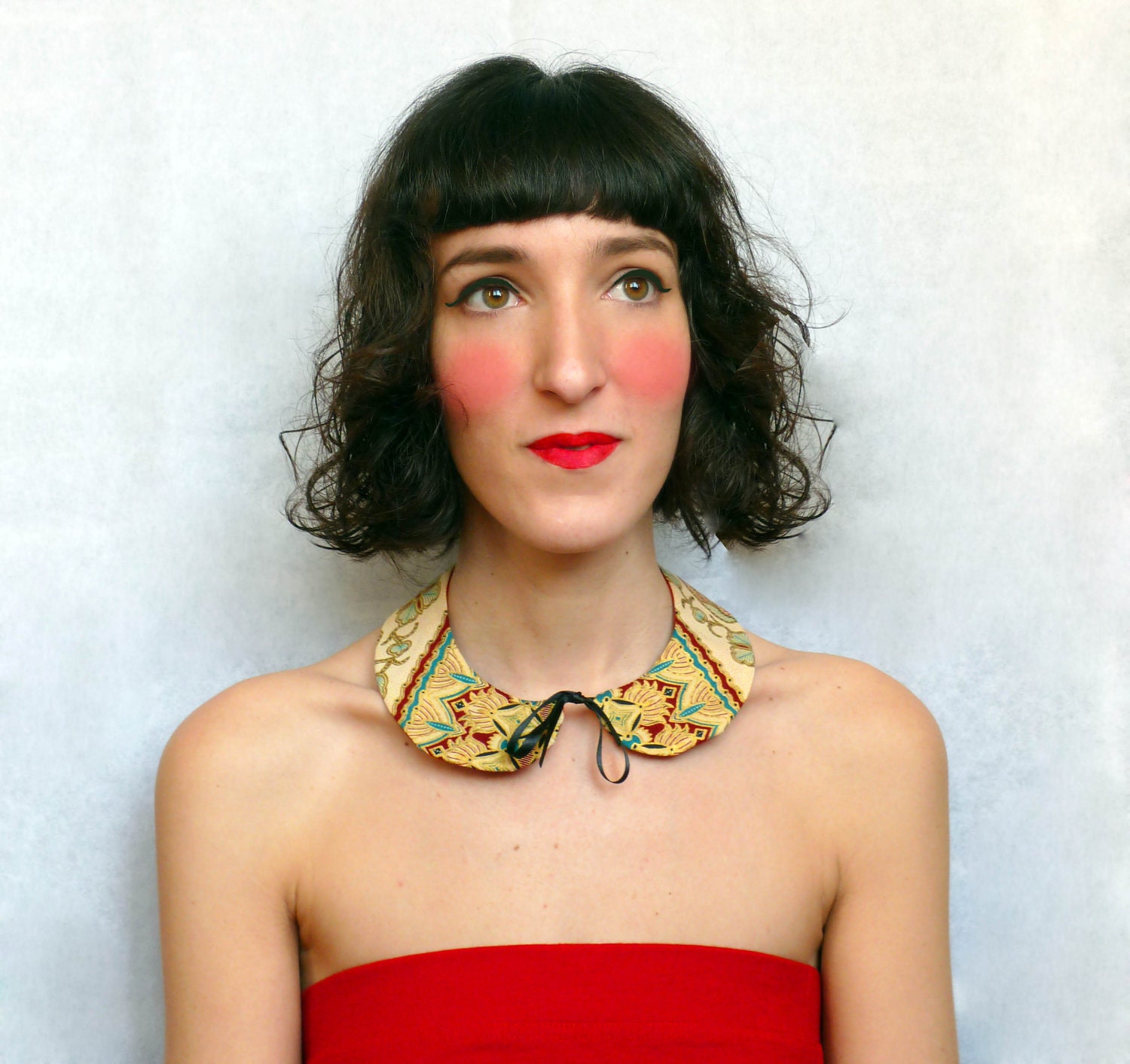 Peter Pan collar movable ethnic beige,gold