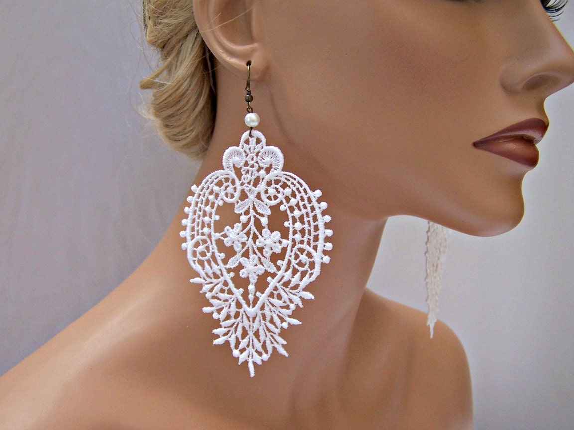 Camellia white lace earrings