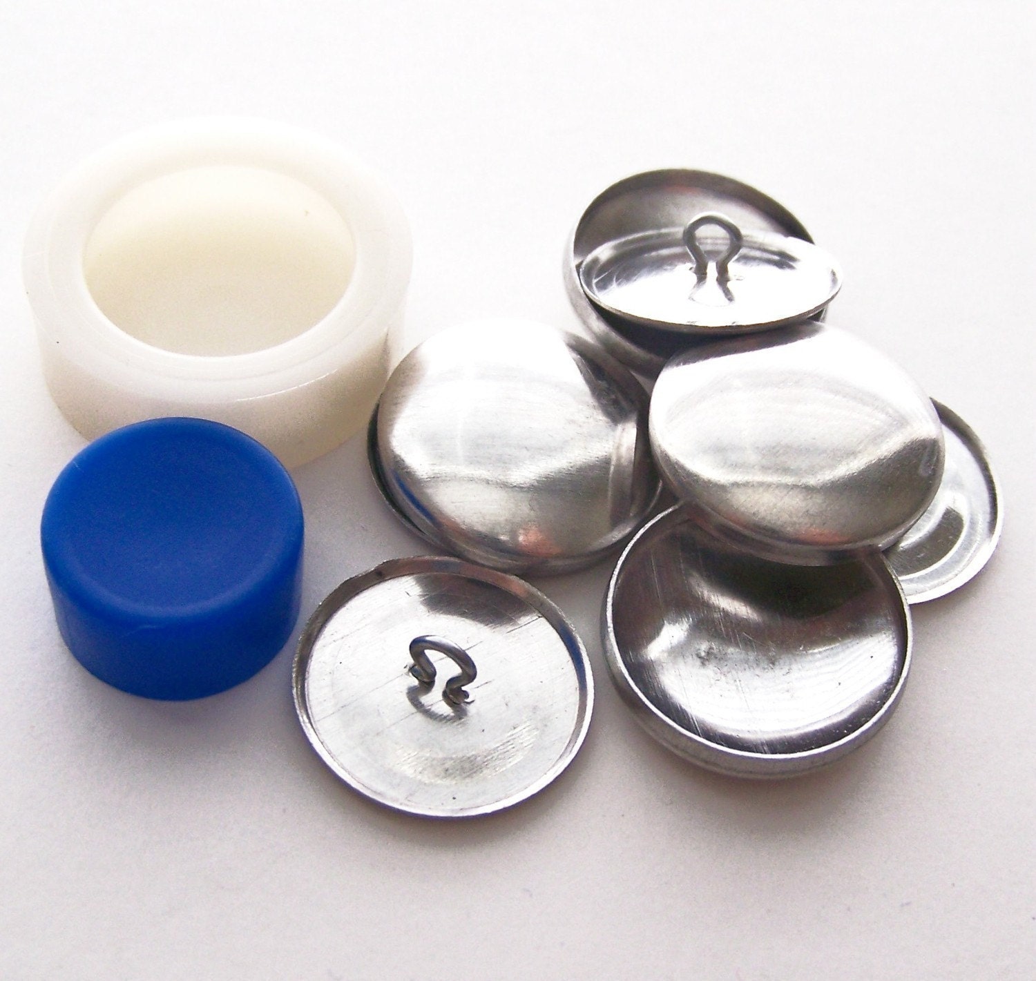 Aluminum Buttons to Cover 1 1/2 inch 60 line Starter Kit Includes Assembly Tool     Free PDF Tutorial Included   Kit Makes 4 buttons