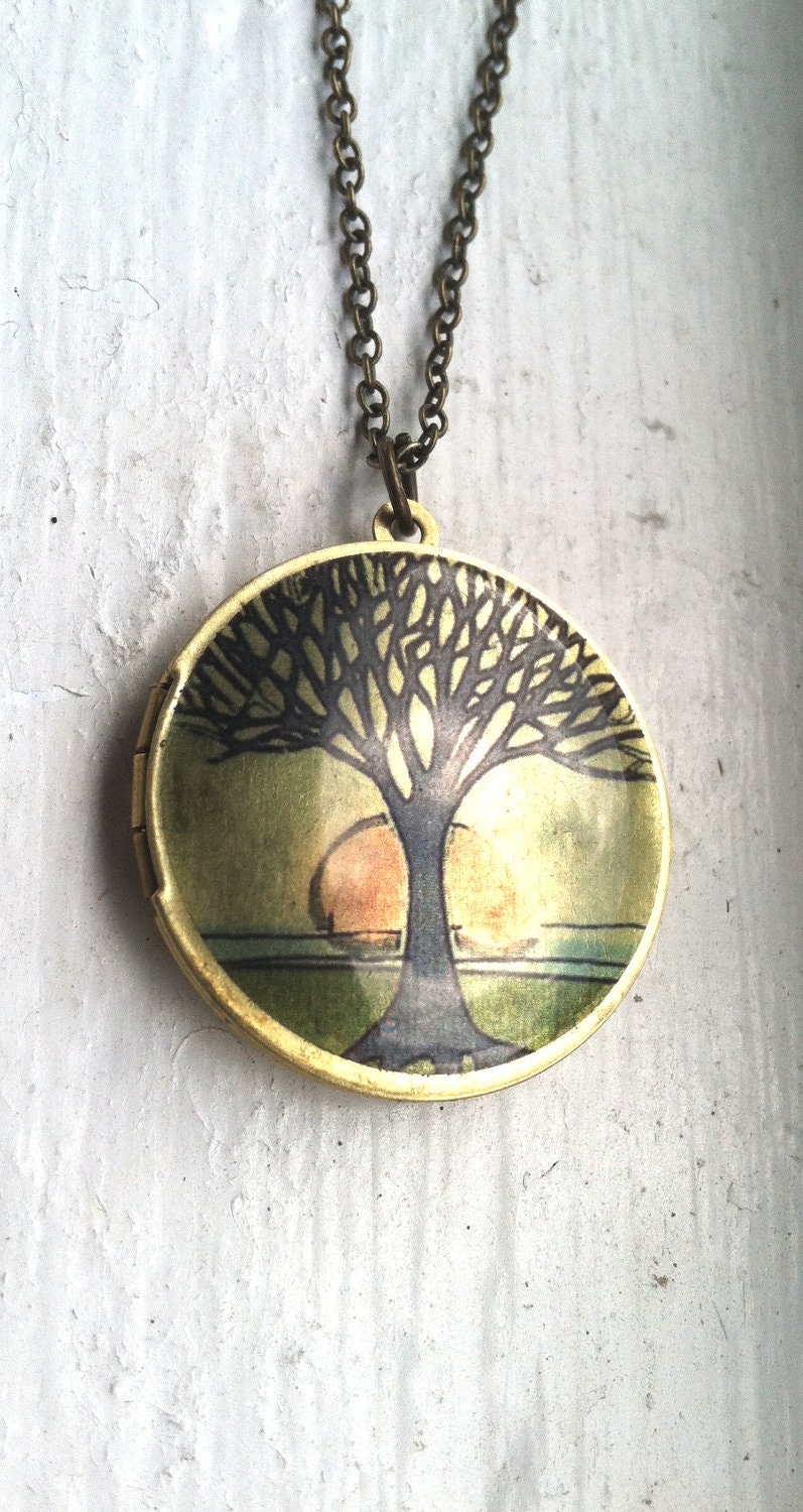 Locket necklace, tree of life