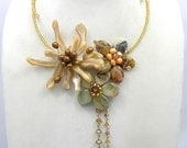 choker necklace,Beaded Jewelry,Pearl Necklace,beadwork necklace,bib necklace,statement necklace,flower necklace with agate