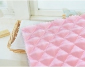 quilted satin 1yard (44 x 35 inches) 22933 pink
