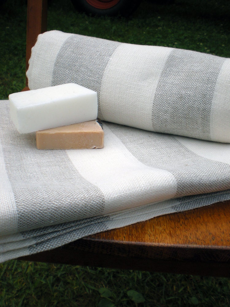 Linen Towel - Soft And Striped  100x148cm / 39.4 x 58.3 inches