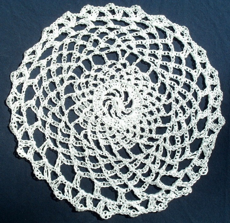 Small round Silk Nylon blend Doily