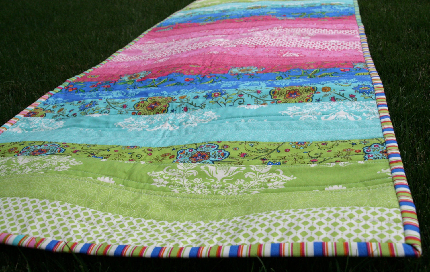 SALE-Summer House Table Runner