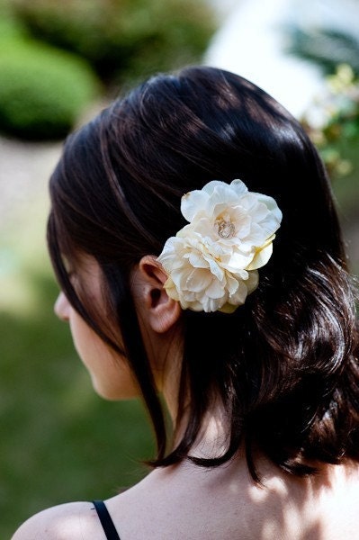 bridal hair piece, ivory hair flower, Vintage Flower clip