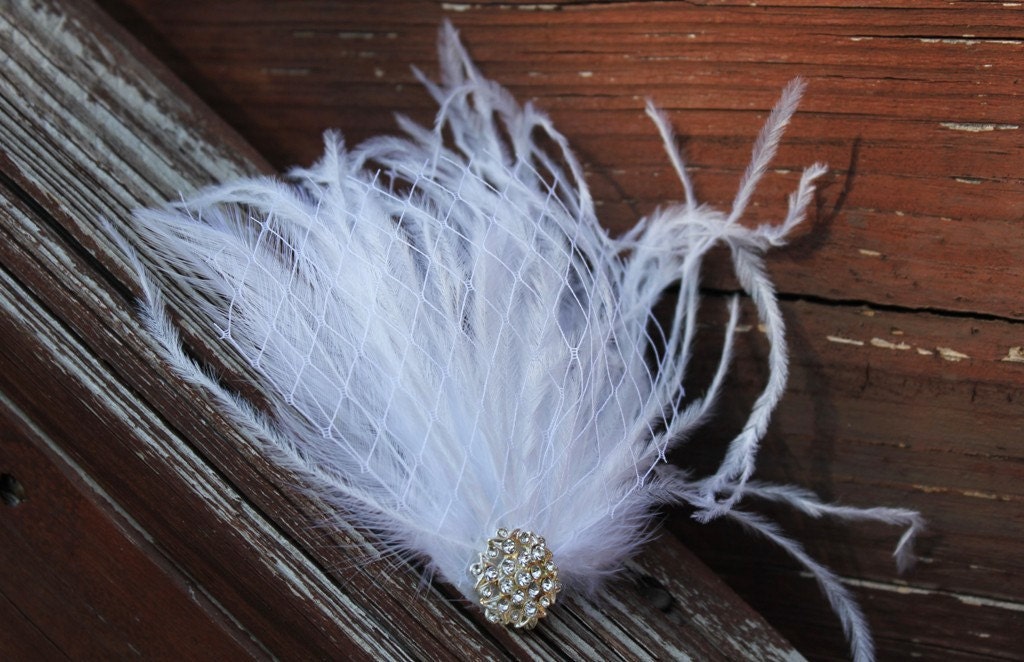 White bridal hair fascinator, bridal hairpieces, feather hair accessories, bird cage veil