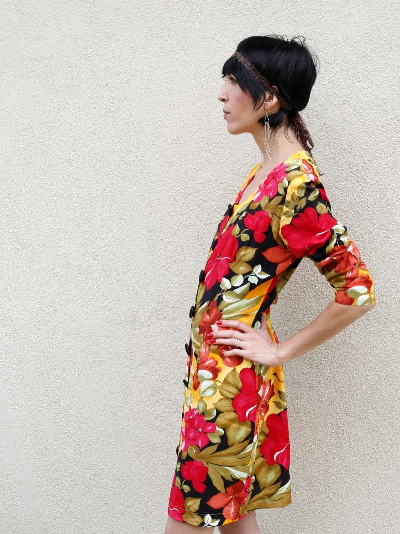 SALE - 1980s vintage dress - red floral print - long sleeves - button up - small
