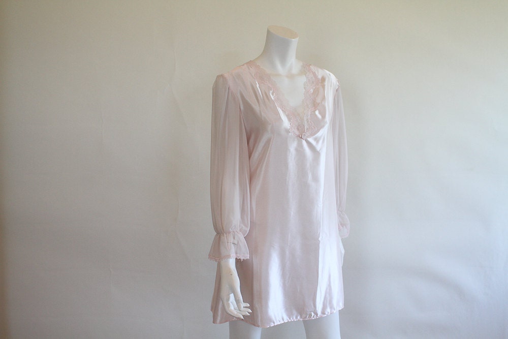 Vintage 1970s Nightgown / Lady Cameo / Pale Pink Chiffon / Romantic / L