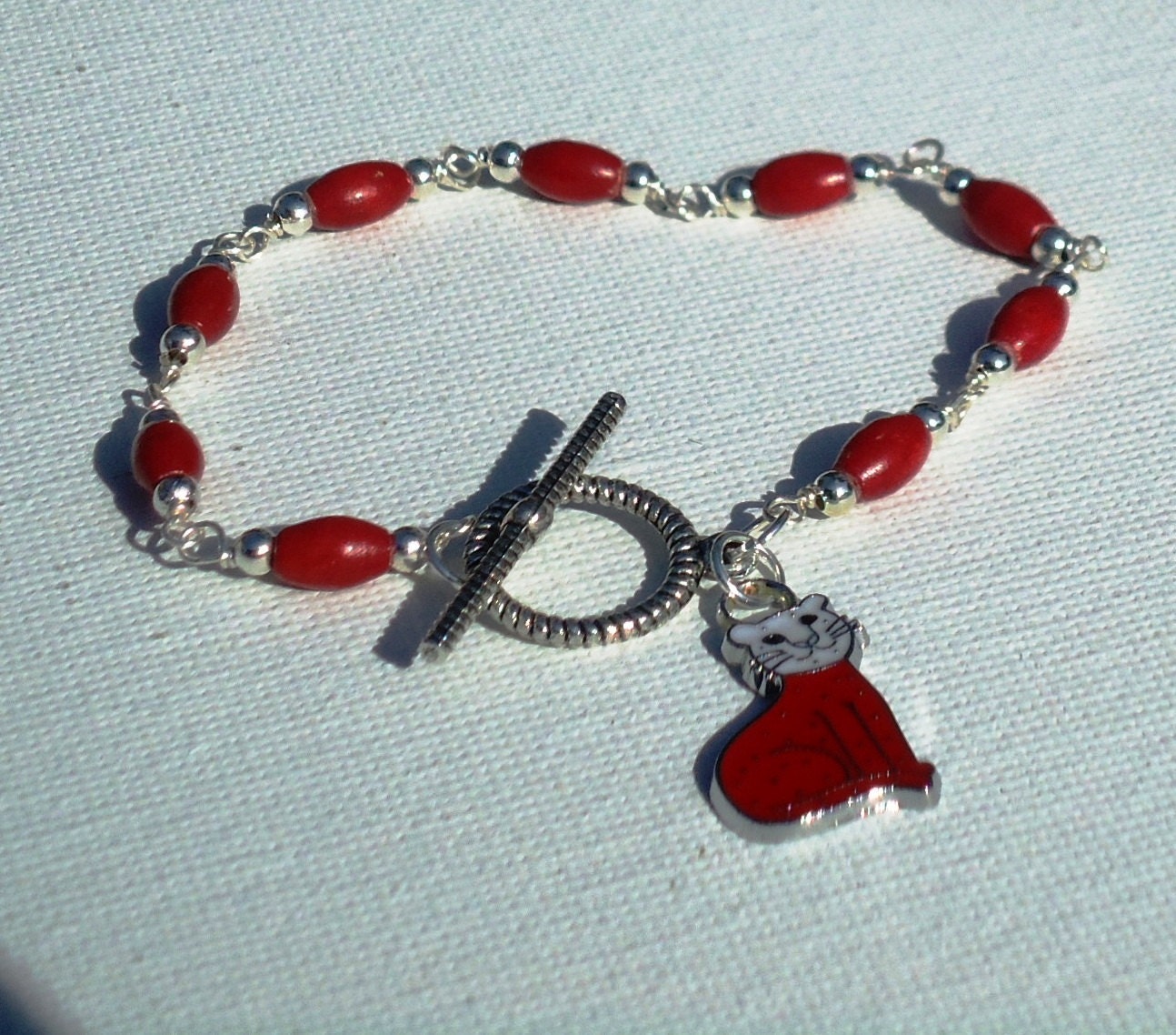 Red Bracelet Cat Charm Silver Jewelry Jewellery Unique Handcrafted Jewellery Drop Pendant Kitty Pet Animal White B-82