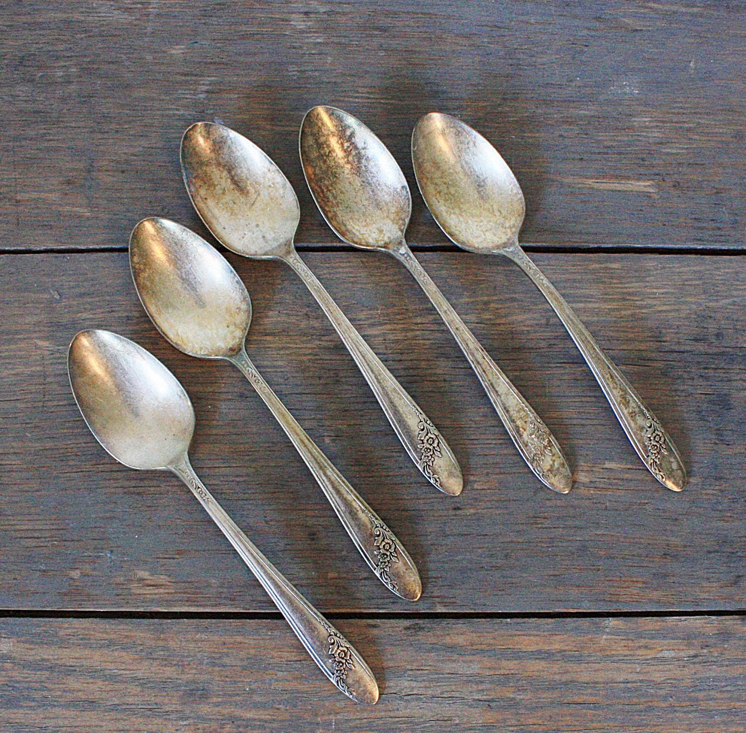 Vintage Tudor Plate 1946 Queen Bess Pattern Set of Sixteen