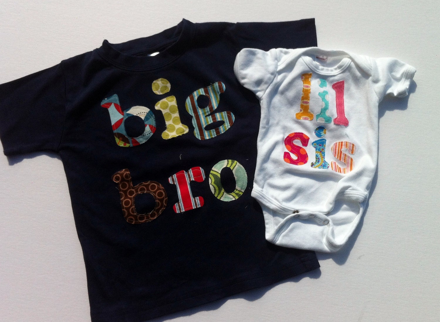 Big Bro Lil Sis Shirt Set - Sibling Shirts -Perfect for Family Pics, Pregnancy Announcement, Baby Shower Gift - Choose Color & Sleeve Length