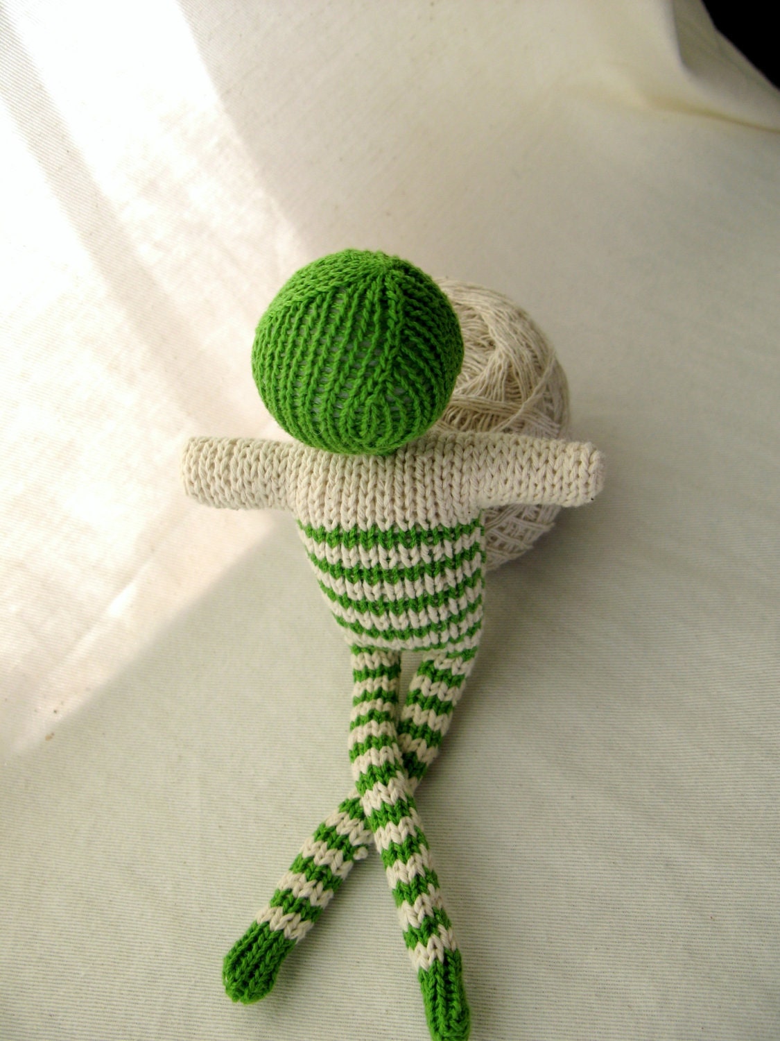 Green striped doll - bonhomme