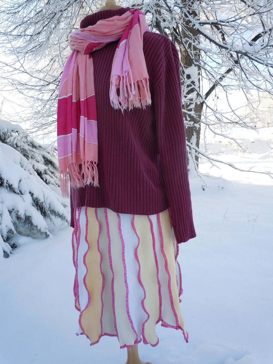 Knit / Sweater Skirt in cream and sizzling fuchsia exposed seams, no.106