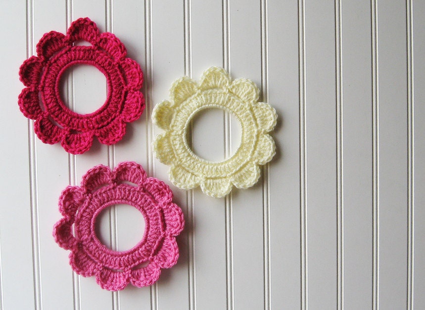 Decorative Crochet Wreath Wall Hangings & Picture Frames Pink Hues