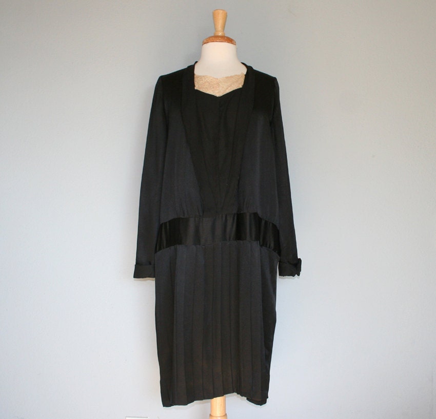 1920s Silk SATIN DRESS / Black Pleats & Cream Lace, S - M