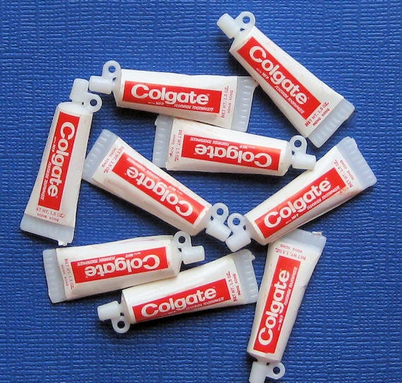 25 Toothpaste Charms Plastic Kitschy Fun K84