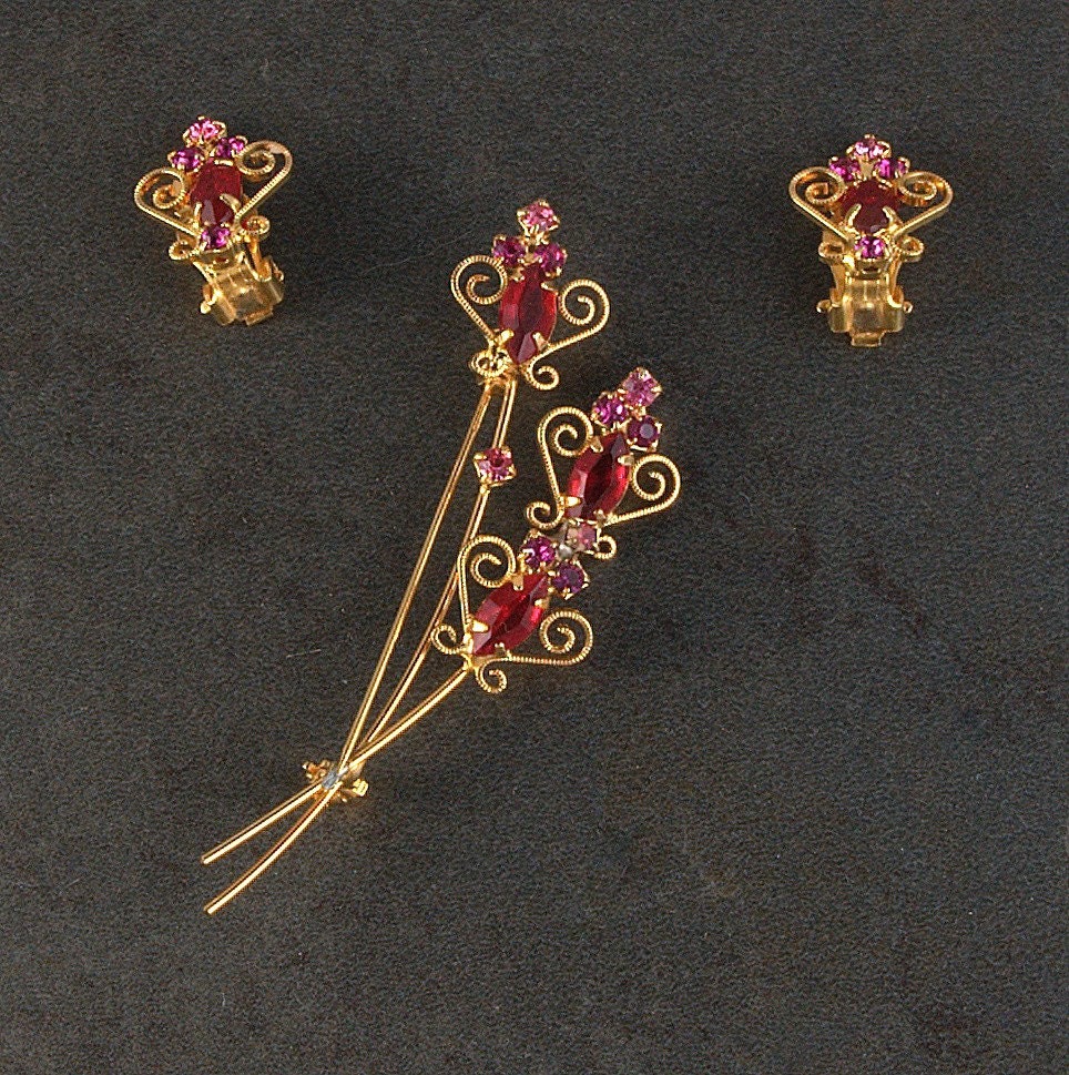 Dainty Pink and Red Rhinestone Brooch Set