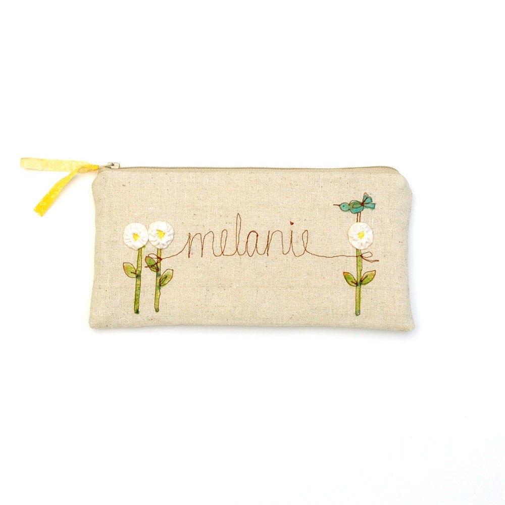 gift for flower girl, personalized daisy purse, yellow and white flowers, summer wedding MADE TO ORDER by mamableudesigns - mamableudesigns