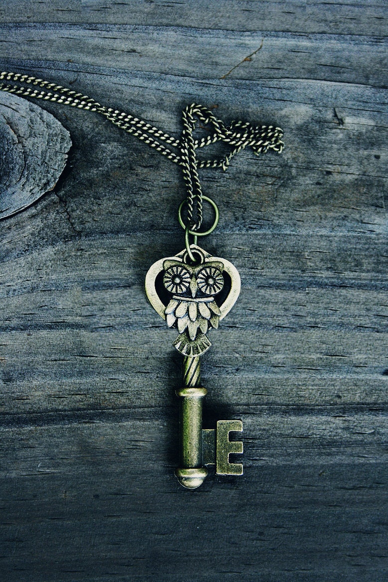 Vintage Owl Key Necklace - Bronze -