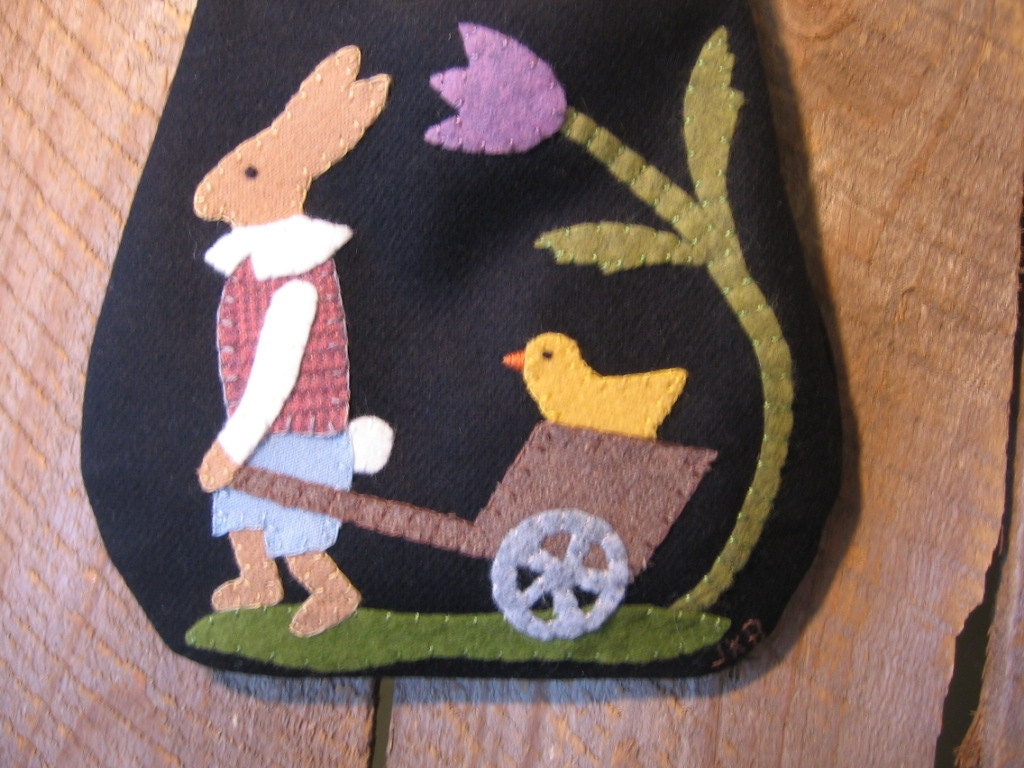 Easter Wool Applique Ditty Bag Peter Rabbit and Peep Brenda Gervais