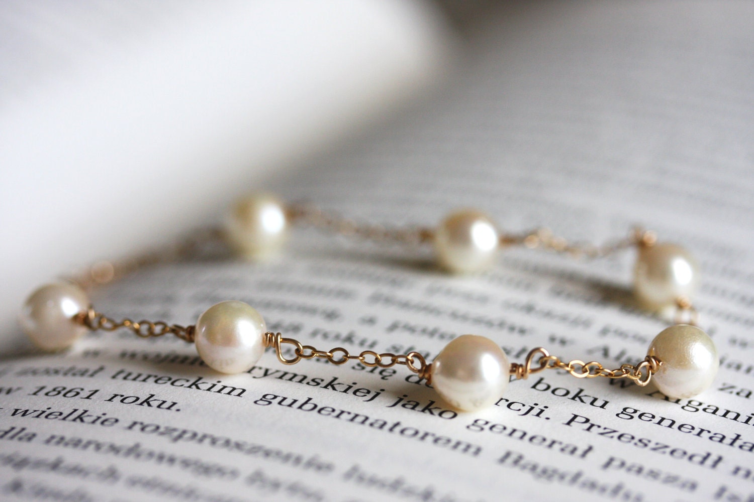 Saltwater pearl bracelet in 14 k gold filled