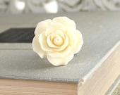 Cream Rose Ring Adjustable Filigree Large Flower Ring Ivory Cocktail Ring Victorian Romantic Prom Bridesmaids Accessories Resin Rose
