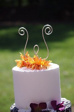 Custom Wire Initial Wedding Cake Topper / Monogram / 5 in high / for Wedding, Anniversary, Birthday Party / Any Letter Available /