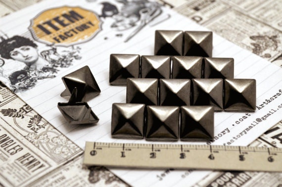 100Pcs 1/2INCH 12mm Gunmetal Pyramid STUDS (standard size) (PS12004)