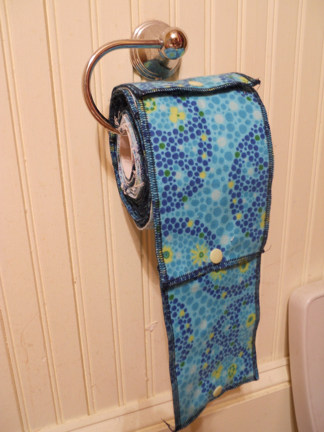 Custom Snapping Flannel Family Cloth to Fit Toilet Paper Roll