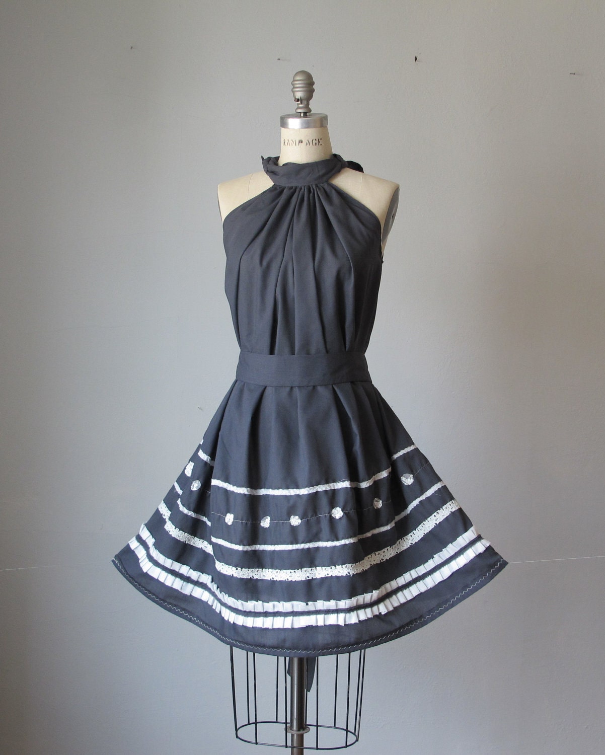 Dress / Gray Grey  / Vintage lace / Ruffles / Romantic / Dreamy / Soft  / Sleeveless  / Flowy / Delicate