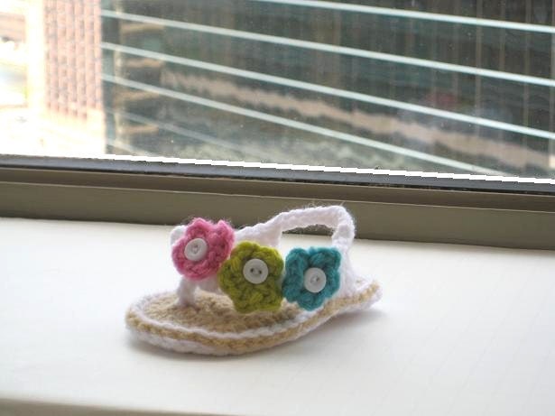 Crochet Pattern Baby Booties , Flip Flops for Girls, pattern in 4 sizes( pdf pattern for sale)