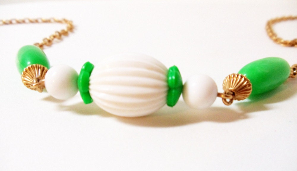 Avon Vintage Necklace- Come Summer- 1975- Green White- Plastic Beads