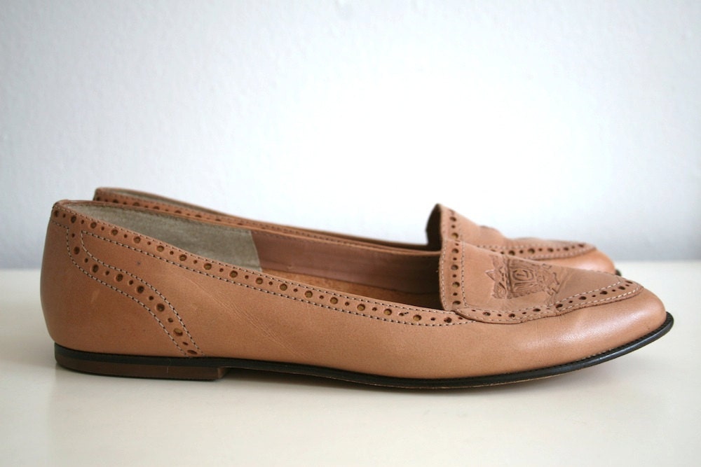 Vintage Liz Claiborne Leather Flats with Insignia and Stamped Detail