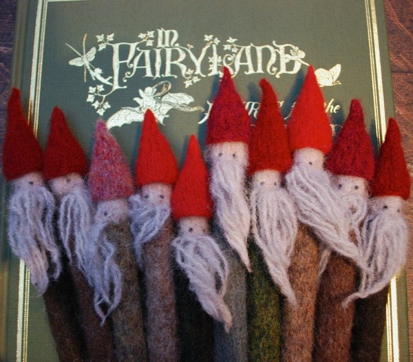 gnome home (dpn holders) KNITTING PATTERN