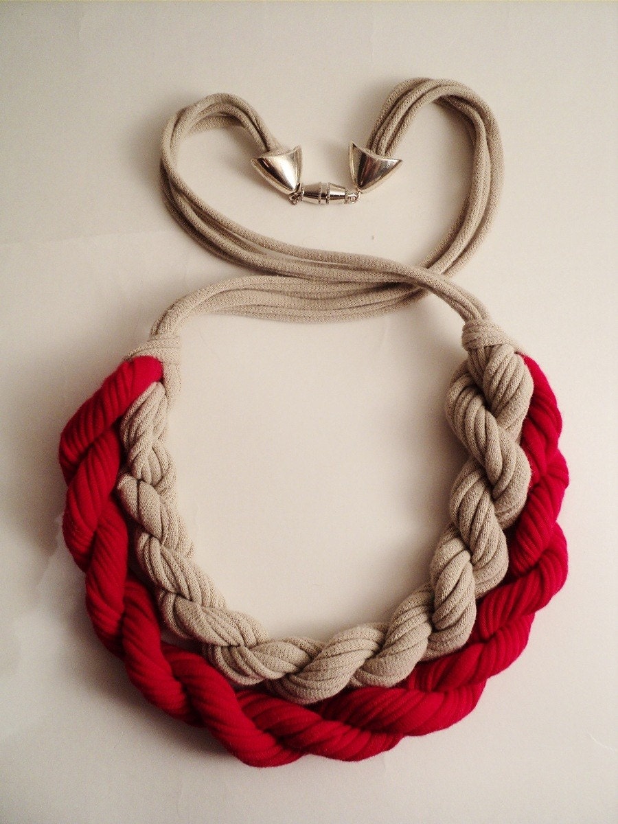The Conqueror - Red And Cream Necklace