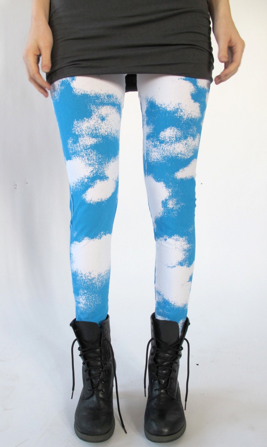 Cloud Leggings. MEDIUM