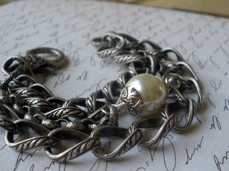 Silver Chain Bracelet with Ivory Glass Pearl