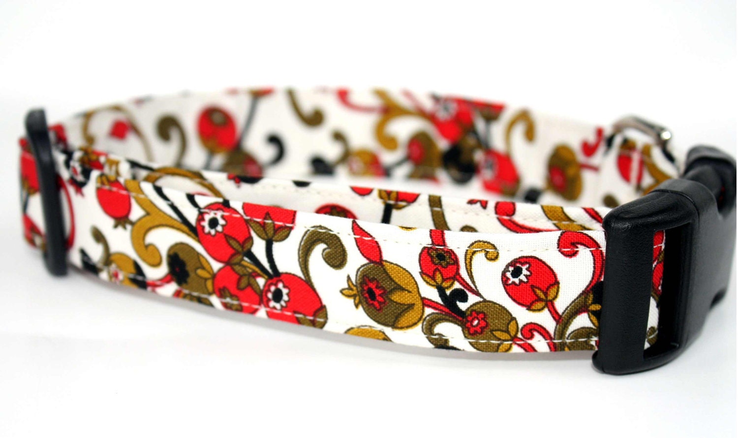 Dog Collar - Olive Berry - Creamy White, Olive, Red and Black